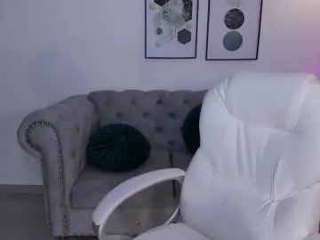 zharaa_fox on Chaturbate