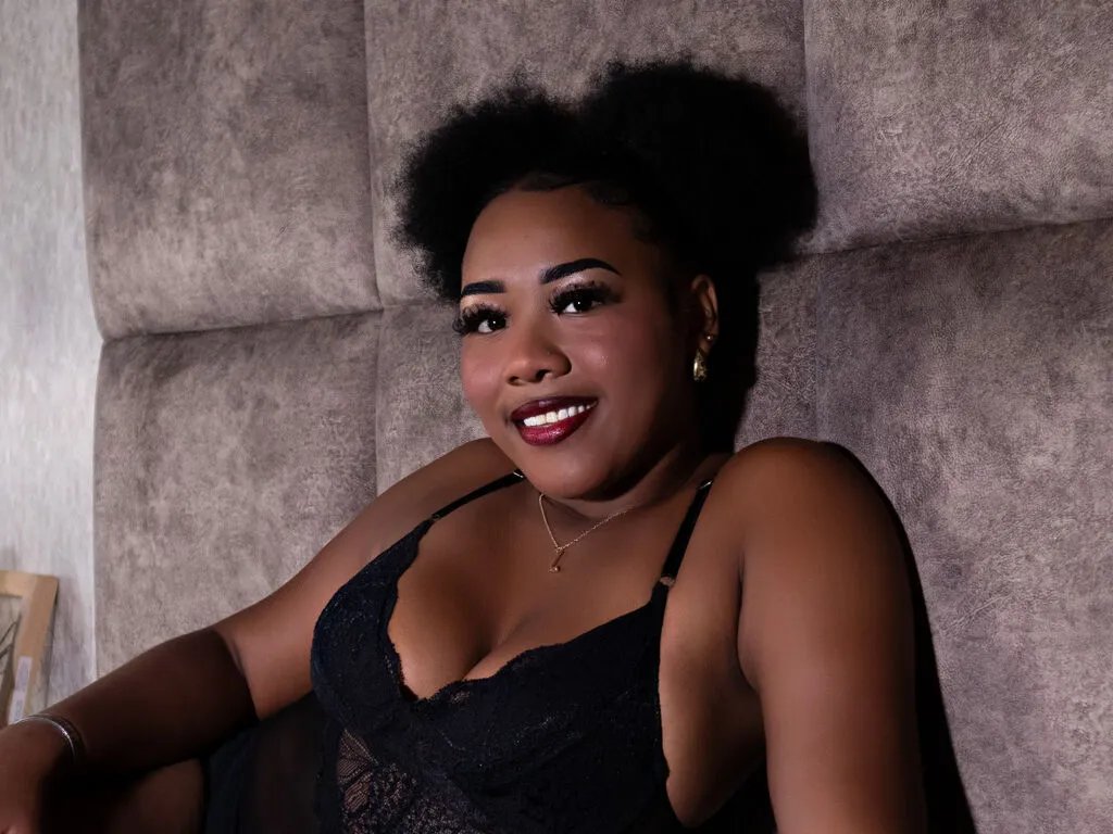 NaiaSimpson — I enjoy intense previous game, hunger kisses and caresses that explore each corner without hurry. I like to provoke, take control sometimes, and sometimes let me master if the situation deserves it. Light the skin -to -skin contact, the whispers to...