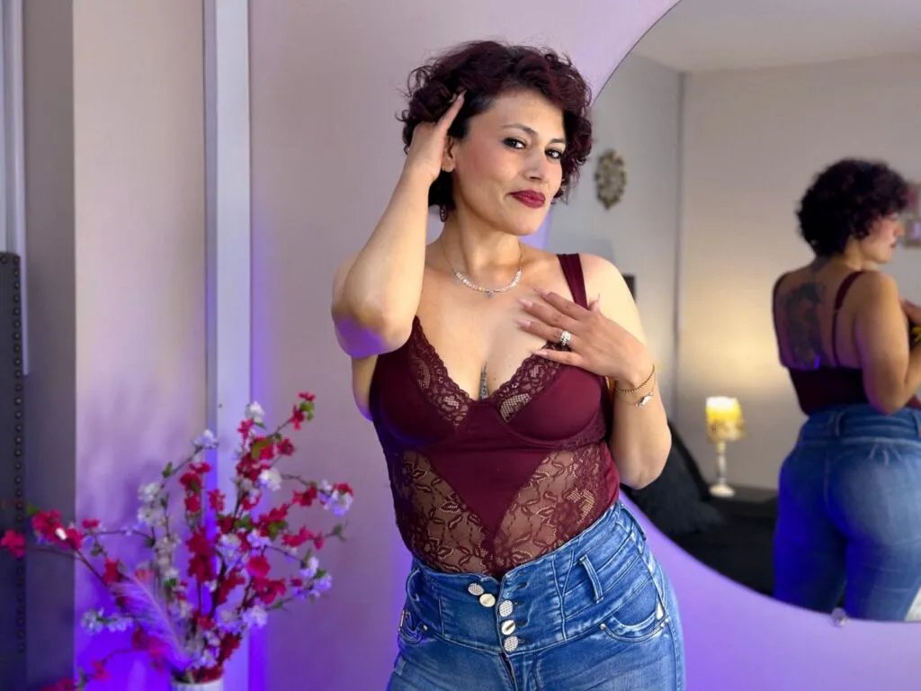 SamanthaUchis — I love the woody perfume of a masculine man, the hands of a man who works but takes care of them seems fascinating to me, I love wine and pasta