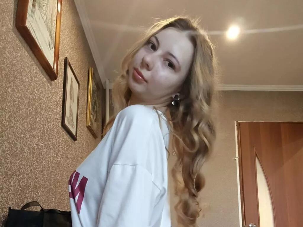 VictoriaAdel from LiveJasmin is Freechat