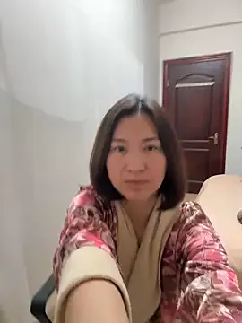 A-ZJunn on StripChat