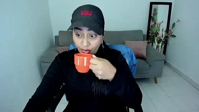 Adele_Sweett — spit tits