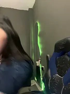 alhaana_ on StripChat