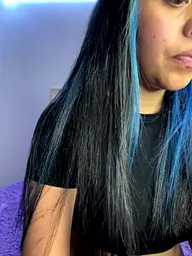 Aliceee_11 on StripChat