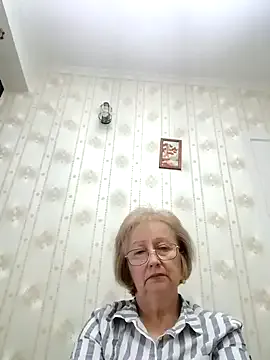 AlikaSwan5821 on StripChat