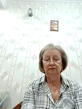 AlikaSwan5821 on StripChat