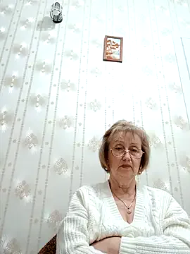 AlikaSwan5821 on StripChat