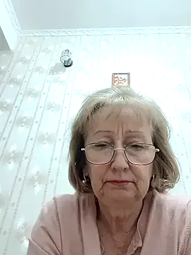 AlikaSwan5821 on StripChat