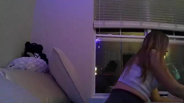 AllesandraLove on StripChat 