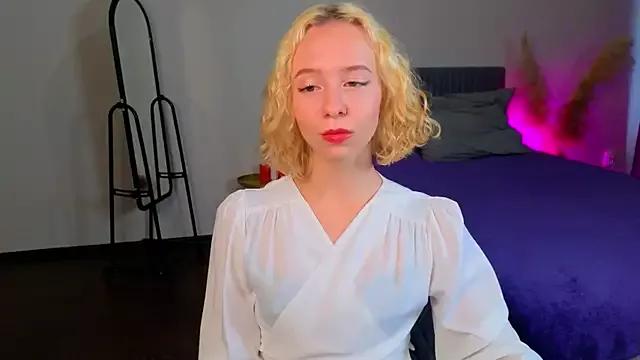 Amelia_Millz from StripChat is Freechat