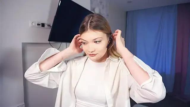 AnnisAtlee on StripChat 