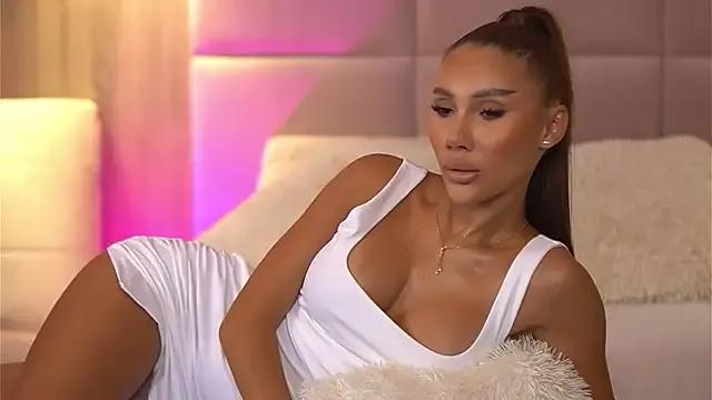 AvaHeath on StripChat 