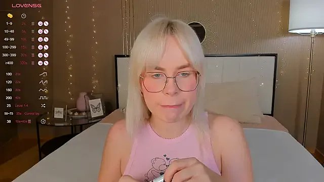 bellatip on StripChat