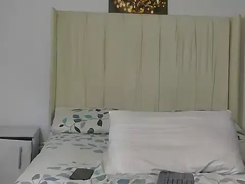 BhadBhad_Kitty on StripChat