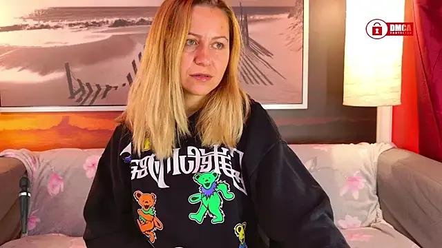 BigBoobsARRI on StripChat 