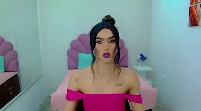 briana_sex32 on StripChat