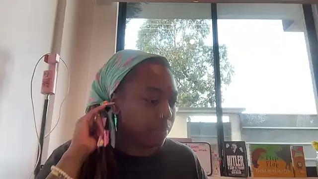 ChocolateCakeQueen on StripChat 