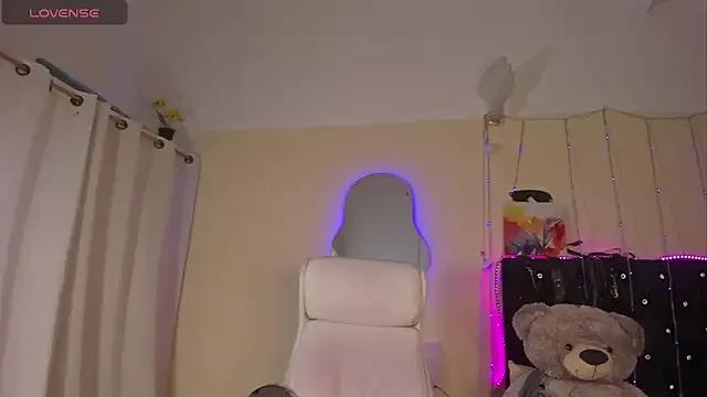 Dana-Alabi on StripChat 