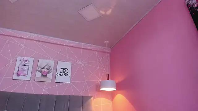 dolly_zoe on StripChat 