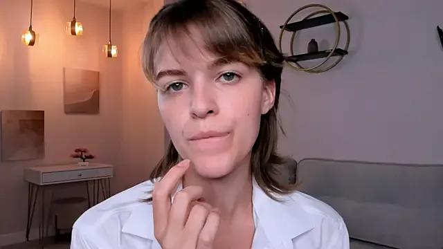 EleneButton on StripChat 