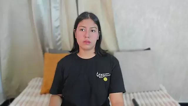 EmmaRossem on StripChat 