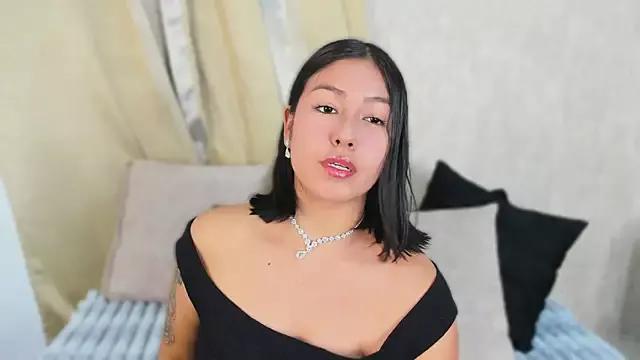 EmmaRossem on StripChat 