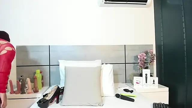 EmmaSmith2 on StripChat 