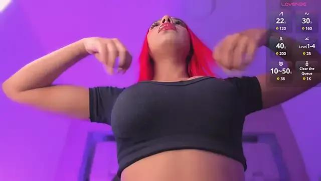 Emmily_Savage on StripChat 