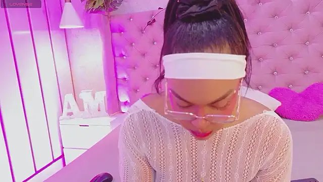 Esmeralda_Duarte — Freechat on StripChat