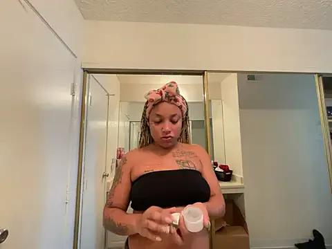 GoddessNih on StripChat 