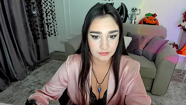 GoldenHeart_1 on StripChat