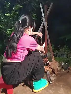 Helen-Tran on StripChat