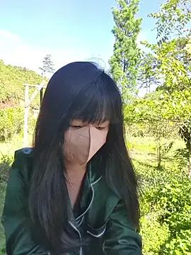 Helen-Tran on StripChat