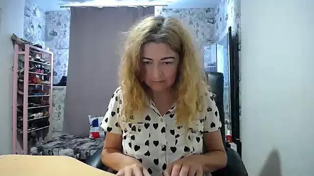 Helen1974 on StripChat 