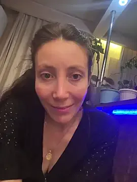 HellaryTourent on StripChat