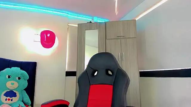 Hellen_moons__ on StripChat 