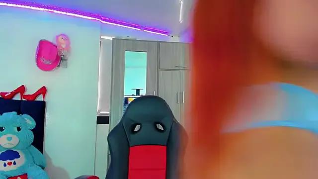 Hellen_moons__ on StripChat 