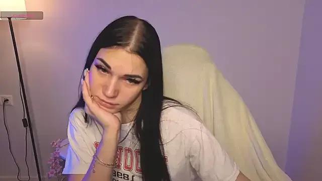 Hellen_Moore on StripChat 