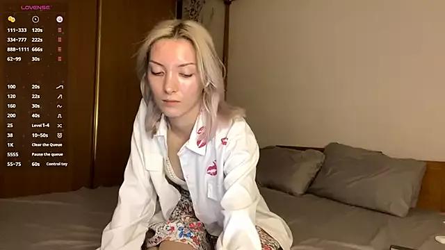 JanneAtop on StripChat 