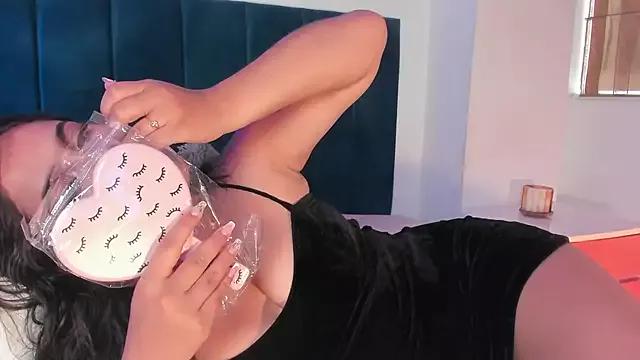 JessieCaameron on StripChat 