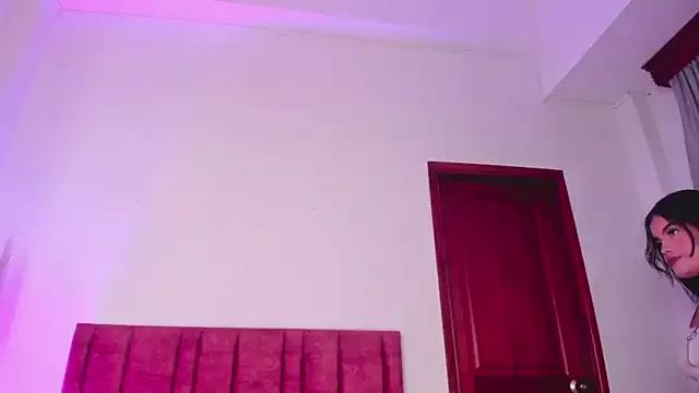 JessieCaameron on StripChat 