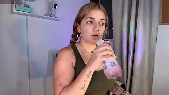 JoselinFlower_ on StripChat