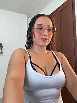 Kay_LustyWife — Slut Show in dressingroom