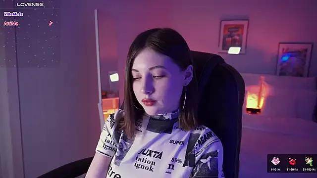 Kimmie_shine on StripChat 