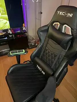 Kira_tattoo on StripChat