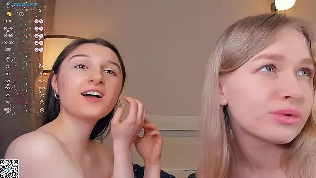 KitiNils on StripChat 