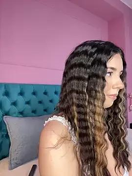 LaraAnneGrey on StripChat