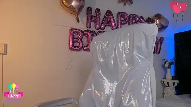 lauren_fit — set    up    the naked pillow  