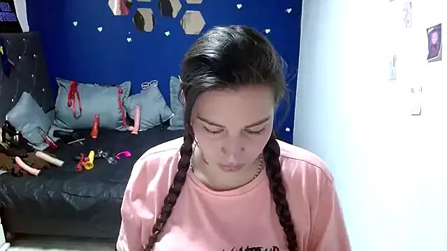 layanafuckhardass on StripChat 