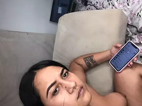 Leila__Saade on StripChat 